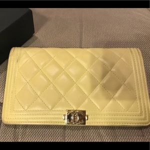 🔥💯Auth CHANEL Boy wallet lambskin Yellow Gold
